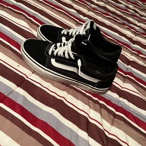 Mens classic low Vans.